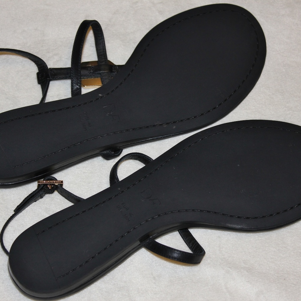 Diane von Furstenberg DVF Black 'Perugia' Sandals - Picture 5 of 5